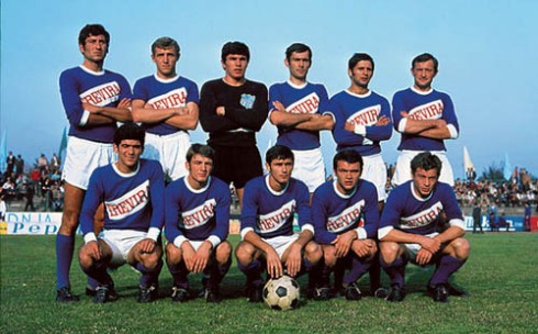 Kostic, con el balón, en el OFK Belgrado.